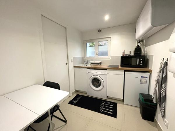 Appartement Chaville 1 pièce(s) 18.83 m2 Loyer 800 €/mois charges comprises **  - Référence  708-C
