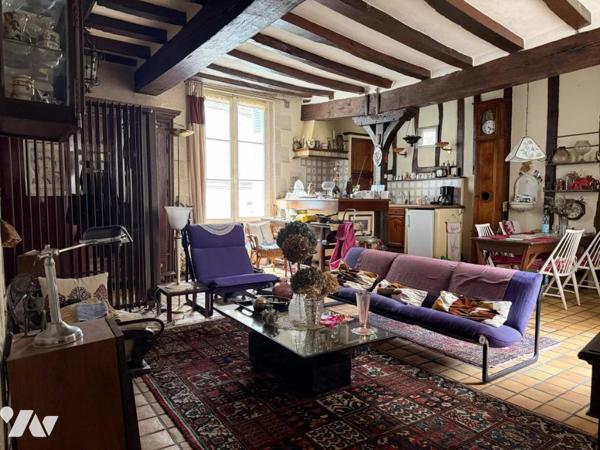 NANTES CATHEDRALE - T4 avec charme de l'ancien et cour à usage exclusif.