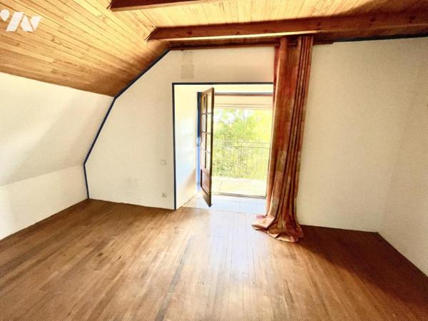 AUTHENTIQUE CORPS DE FERME SECTEUR LOUBARESSE 153 M² HABITABLES 7000 M² DE TERRAIN CONSTRUCTIBLES