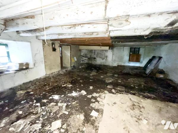 AUTHENTIQUE CORPS DE FERME SECTEUR LOUBARESSE 153 M² HABITABLES 7000 M² DE TERRAIN CONSTRUCTIBLES