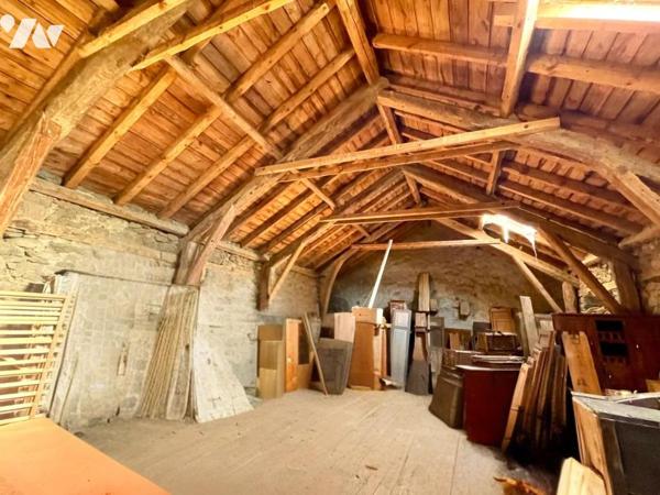 AUTHENTIQUE CORPS DE FERME SECTEUR LOUBARESSE 153 M² HABITABLES 7000 M² DE TERRAIN CONSTRUCTIBLES