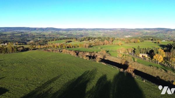 AUTHENTIQUE CORPS DE FERME SECTEUR LOUBARESSE 153 M² HABITABLES 7000 M² DE TERRAIN CONSTRUCTIBLES