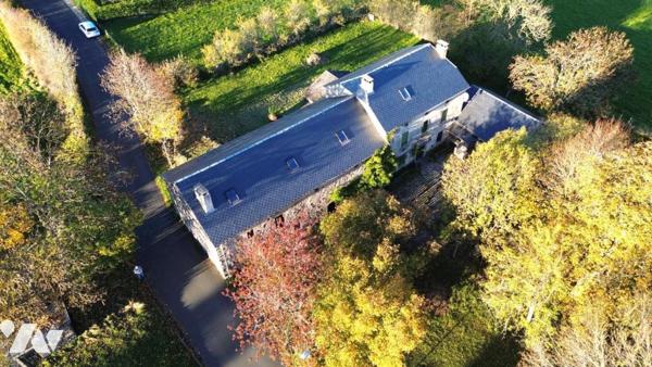 AUTHENTIQUE CORPS DE FERME SECTEUR LOUBARESSE 153 M² HABITABLES 7000 M² DE TERRAIN CONSTRUCTIBLES