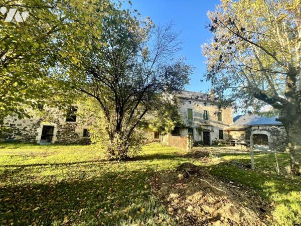 AUTHENTIQUE CORPS DE FERME SECTEUR LOUBARESSE 153 M² HABITABLES 7000 M² DE TERRAIN CONSTRUCTIBLES