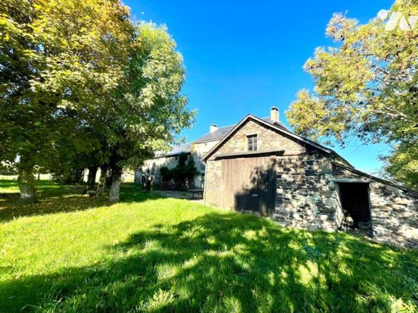 AUTHENTIQUE CORPS DE FERME SECTEUR LOUBARESSE 153 M² HABITABLES 7000 M² DE TERRAIN CONSTRUCTIBLES