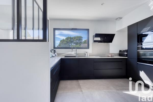 Appartement à vendre 5 pièces 178 m² Sanary-sur-Mer