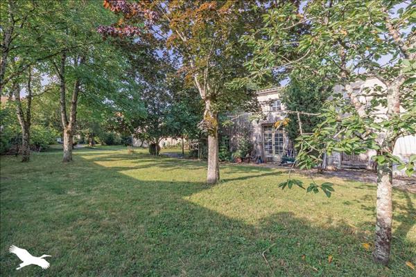 Maison à vendre |  Tonnay-Charente |  9 pièces | 316 m²