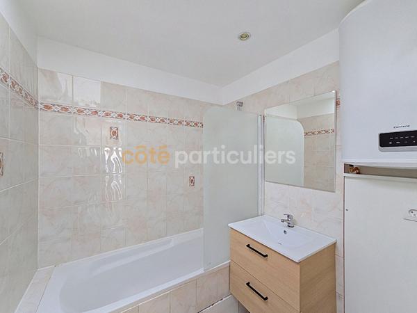 Vente
                Maison74,5 m² - 4 Pièces -
                    ARMENTIERES (59280)