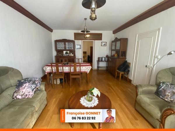 Maison de 120 m² - Centre ville de SAINT AMAND MONTROND - 3 Chambres - Dépendances - 84 900 €