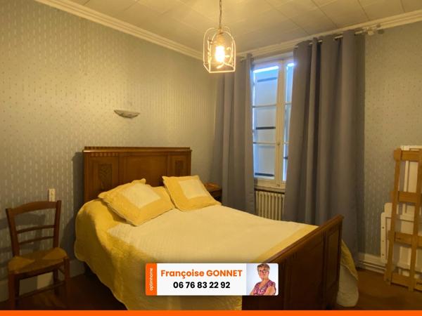 Maison de 120 m² - Centre ville de SAINT AMAND MONTROND - 3 Chambres - Dépendances - 84 900 €