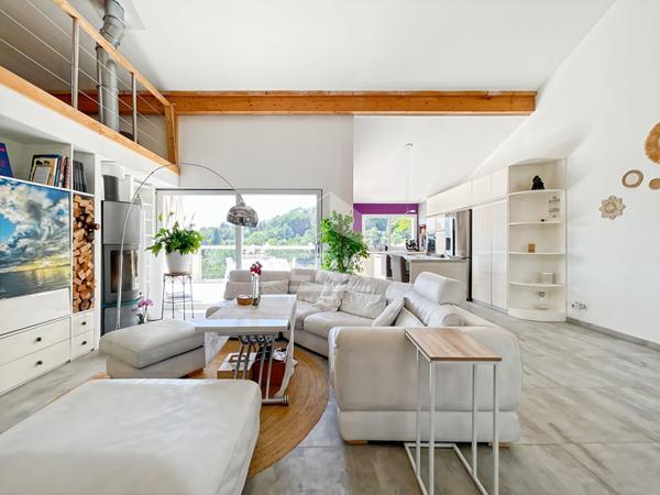 VILLA CONTEMPORAINE AU CALME ABSOLU A PIED DU COEUR DE MOUGINS