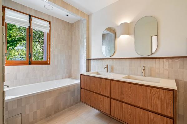 Vente Maison de luxe Paris 15 6 Pièces 237.72 m²