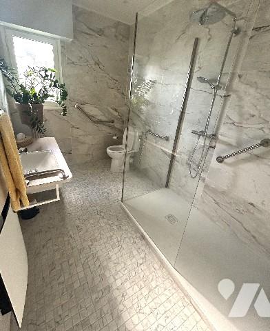 Magnifique appartement vendu en nue-propriété, au 2ème étage avec vue imprenable sur l'estuaire