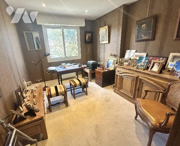 Magnifique appartement vendu en nue-propriété, au 2ème étage avec vue imprenable sur l'estuaire