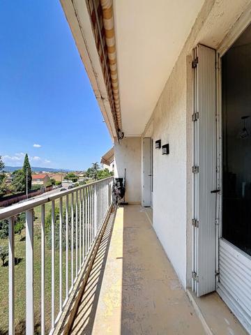 EXCLUSIVITE - APPARTEMENT T4 DE 75 M² AU 2EME ETAGE A 10 MINUTES A PIED DU CENTRE