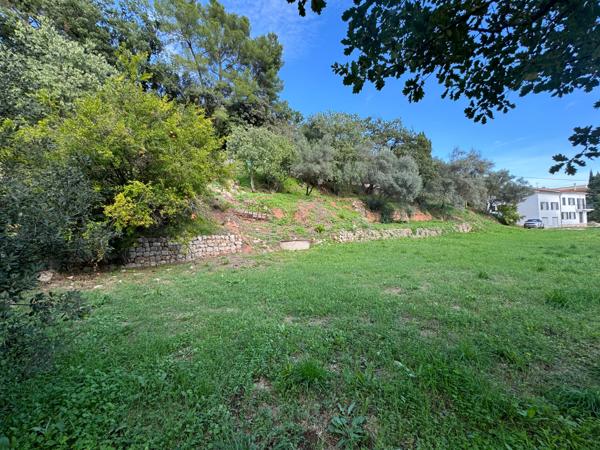 Les Arcs Var Côte d'Azur  terrain 2570m2 constructible
