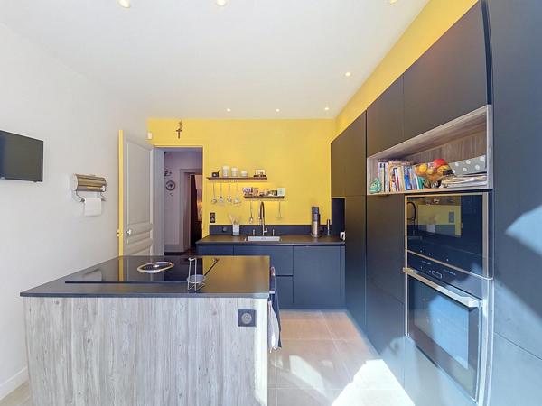 DEMEURE ROUEN GARE  220 M2 ET DEPENDANCE DE 70 M2