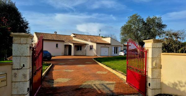 Maison Saintes 5 pièce(s) avec piscine et son appartement dédié