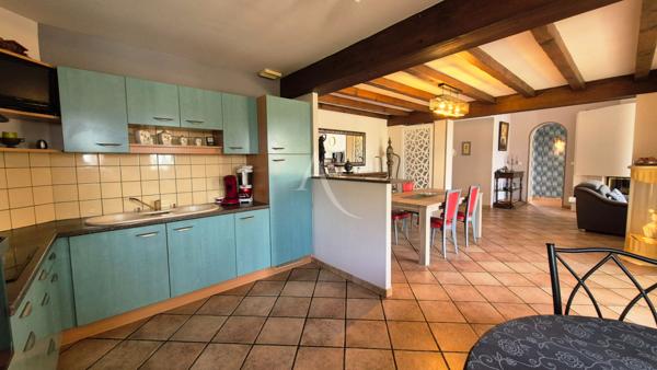 Maison Saintes 5 pièce(s) avec piscine et son appartement dédié