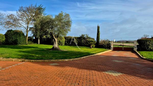 Maison Saintes 5 pièce(s) avec piscine et son appartement dédié