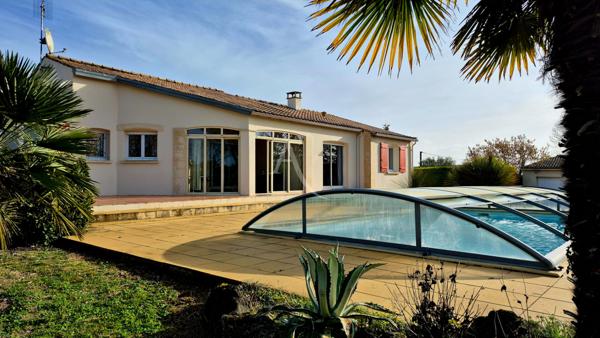 Maison Saintes 5 pièce(s) avec piscine et son appartement dédié