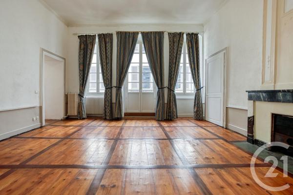 Appartement T7 à vendre  7 pièces - 219,66 m2 CHAMBERY - 73