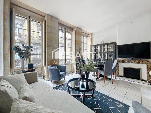 À VENDRE - Appartement T3 avec cours privative couverte