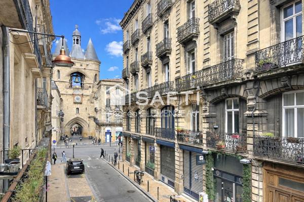 À VENDRE - Appartement T3 avec cours privative couverte