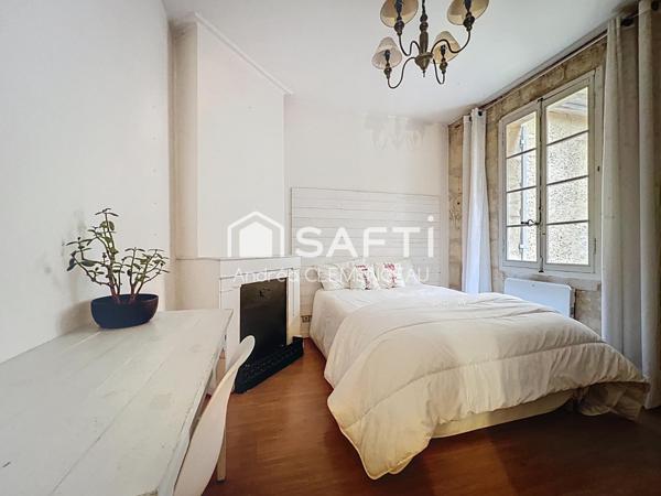 À VENDRE - Appartement T3 avec cours privative couverte