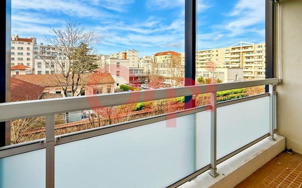 Appartement à vendre    3 pièces • 51 m2 Lyon 8