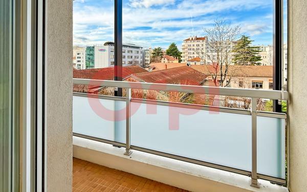 Appartement à vendre    3 pièces • 51 m2 Lyon 8