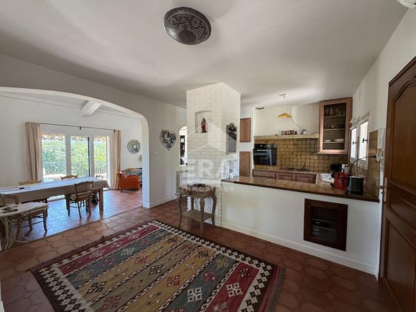 A VENDRE 83470 SAINT MAXIMIN MAISON T5 DE 150M² SUR 5000M² DE TERRAIN DONT 2500M² CONSTRUCTIBLE 2 DEPENDANCES GARAGE PISCINE
