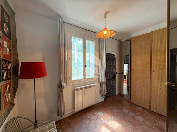 A VENDRE 83470 SAINT MAXIMIN MAISON T5 DE 150M² SUR 5000M² DE TERRAIN DONT 2500M² CONSTRUCTIBLE 2 DEPENDANCES GARAGE PISCINE