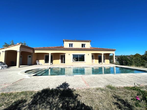 Maison
         6 pièces
        - 200 m² Exclusivité 560 000 € *