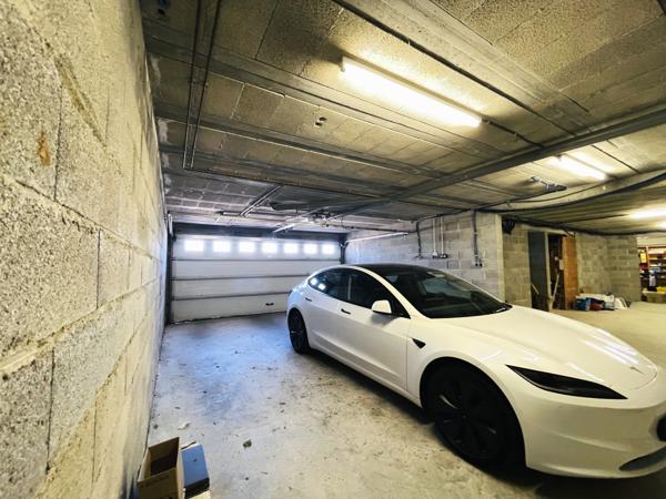 Maison
         6 pièces
        - 200 m² Exclusivité 560 000 € *