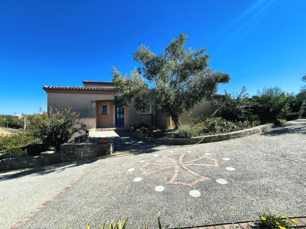 Maison
         6 pièces
        - 200 m² Exclusivité 560 000 € *