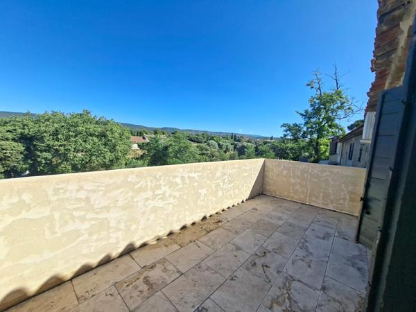 NOUVEAUTÉ À LA VENTE – T3 RÉNOVÉ AVEC TERRASSE AU CALME