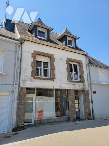 Immeuble à usage de commerce et d'habitation en centre-ville