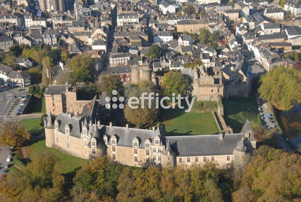 Terrain
        
        - 674 m² 74 900 € *