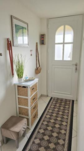 Maison  plain-pied 150 m2  parfaitement entretenue/  3 chambres  / 2 SDB  / dépendances