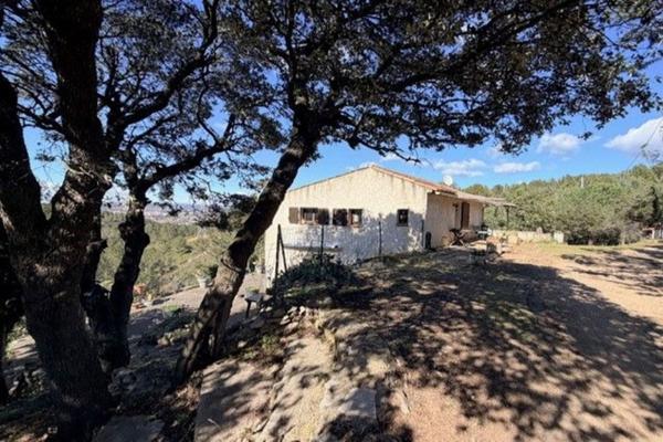 Meyreuil - Maison de campagne - 90 m2 - 4 pièces - 3 chambres - dépendance 60 m2 - 1 hectare