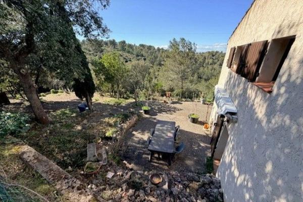 Meyreuil - Maison de campagne - 90 m2 - 4 pièces - 3 chambres - dépendance 60 m2 - 1 hectare