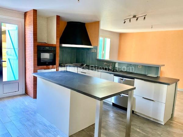 AUCH - Maison 244m2 + jardin + garages de 90m2 et 140m2