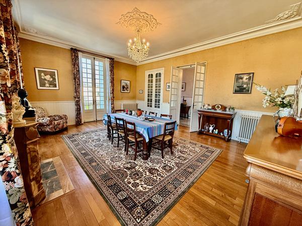Maison 10 pièces 360 m2