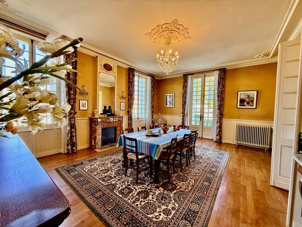 Maison 10 pièces 360 m2