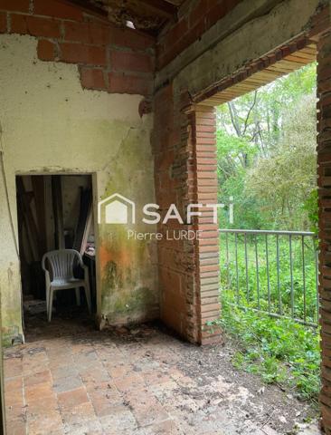 Le Fau - Ferme à rénover sur un hectare de bois