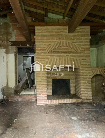 Le Fau - Ferme à rénover sur un hectare de bois