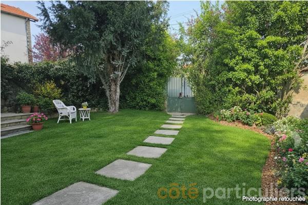 Vente
                Maison90 m² - 4 Pièces -
                    SAINT MAUR DES FOSSES (94210)