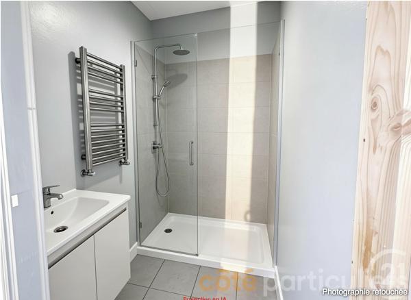 Vente
                Maison90 m² - 4 Pièces -
                    SAINT MAUR DES FOSSES (94210)