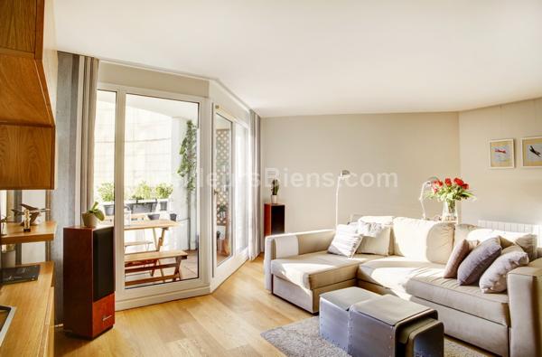  Appartement coup de coeur en excellent état avec petite terrasse sud